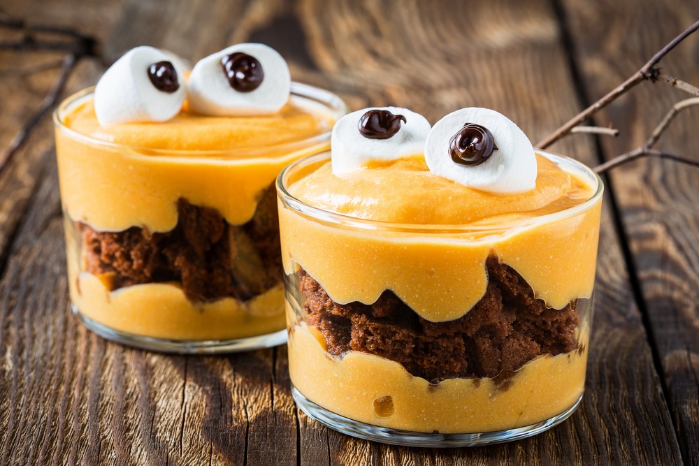 shutterstock 216499402 Het is vandaag Halloween: vier het met deze griezelig lekkere desserts!