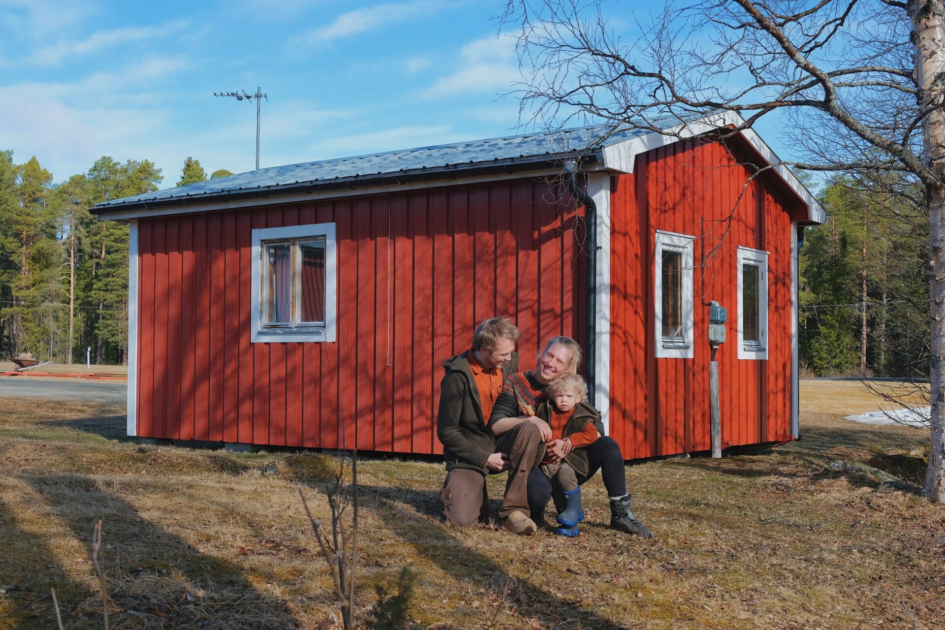 IMG 3232 scaled Koen en Mathilde wonen in een Tiny house in Zweden:'Iedereen heeft het in zich om terug keren naar zijn of haar kern’.