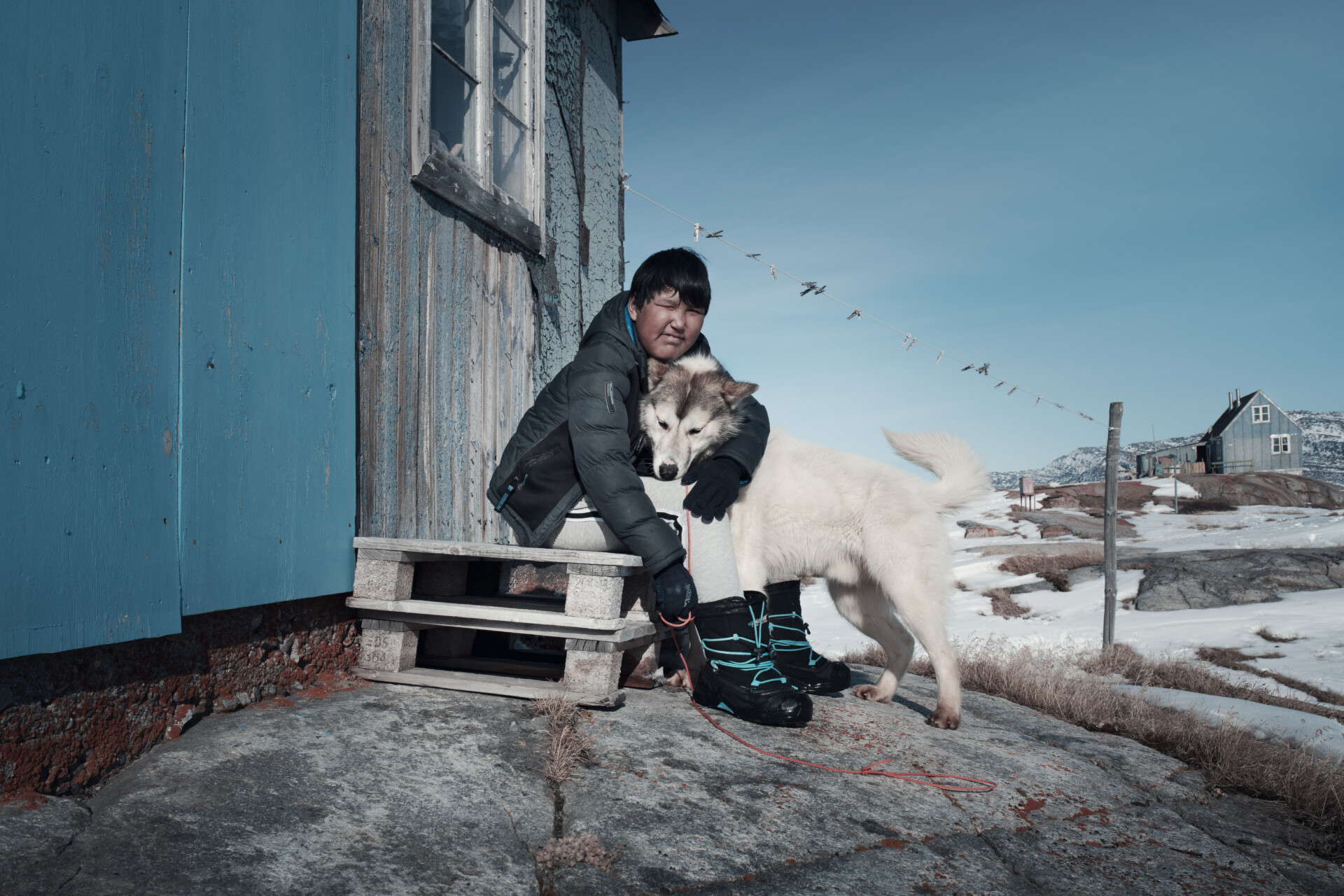 Groenland 2 Malik Overleven, hét boek dat je moet lezen over de klimaatcrisis: 'We hebben de natuur jarenlang misbruikt en uitgebuit, en nu slaat ze keihard terug'