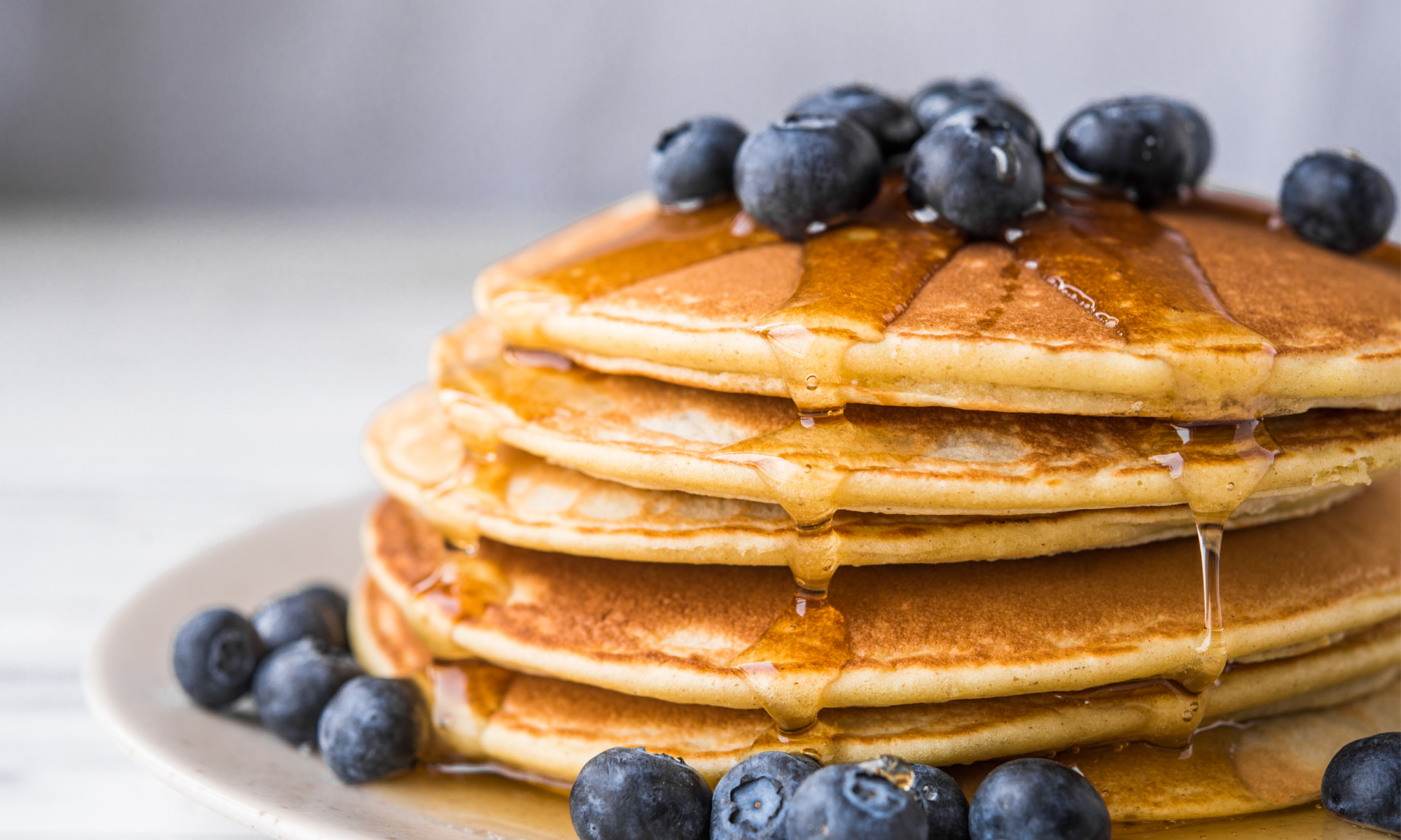 WENDY Header kokos pannekoek Recept: Kokos pannenkoeken met blauwe bessen